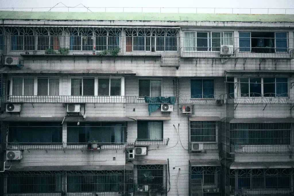 2024年华东消费品市场调研数据采集方法对比与选择